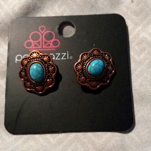 Paparazzi post earrings